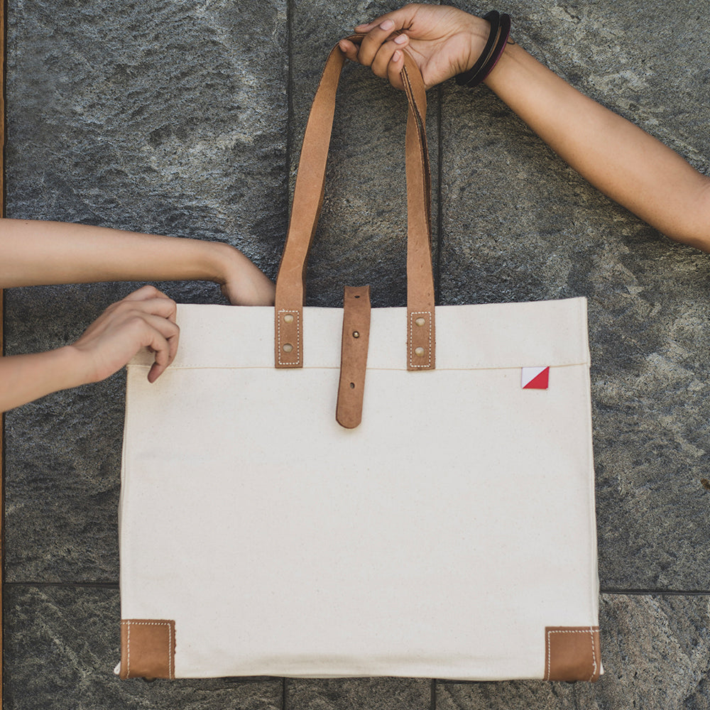 Why Canvas Tote Bags Are Your Best Fashion Accessory